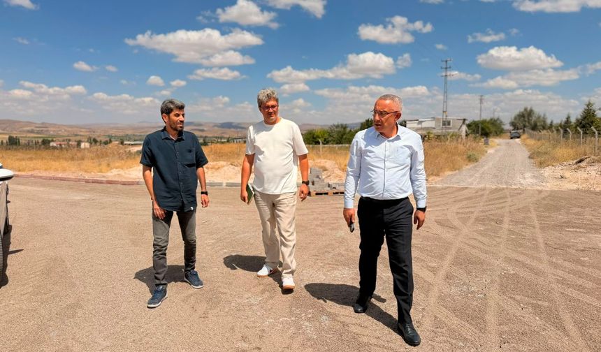Gülşehir’de Açıksaray Ve Karavezir Mahallelerinde Yol Çalışmaları Sürüyor