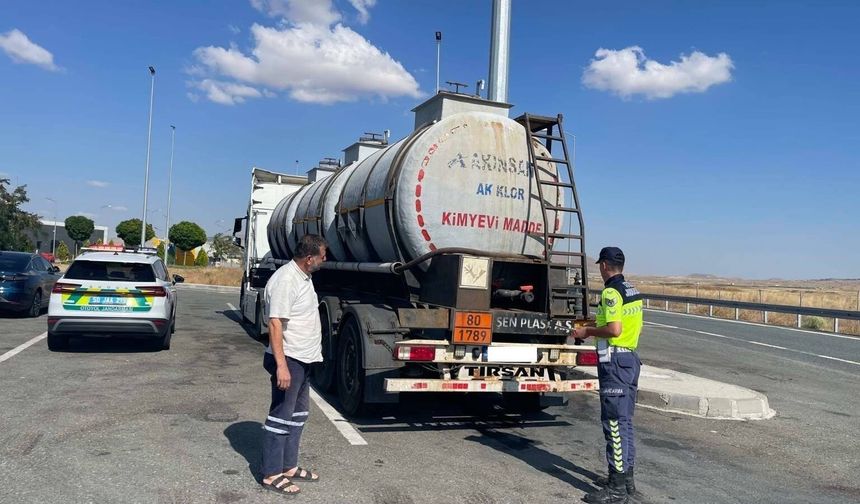 Nevşehir’de Otoyolda Tehlikeli Madde Taşıyan Araçlara Denetim