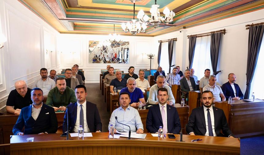 Belediye Başkanı Arı, Birim Müdürleri ile Toplantı Yaptı