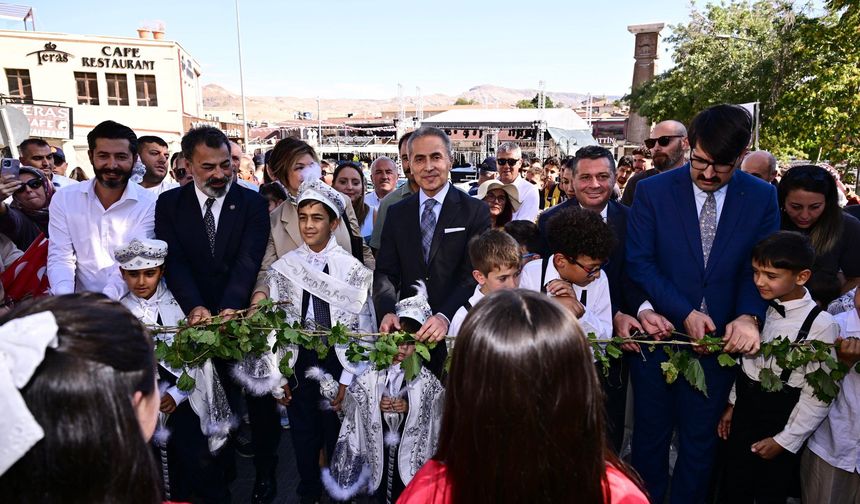 54. Uluslararası Ürgüp Bağ Bozumu Festivali’nin Açılışı Gerçekleştirildi