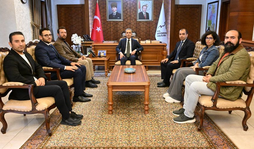 Vali Hüseyin Kök, Türk-İslâm Dönemi Mezar Taşları Projesi Ekibini Kabul Etti