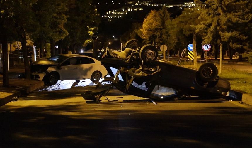 Ürgüp'te İki Otomobil Kavşakta Kazaya Karıştı: 6 Yaralı