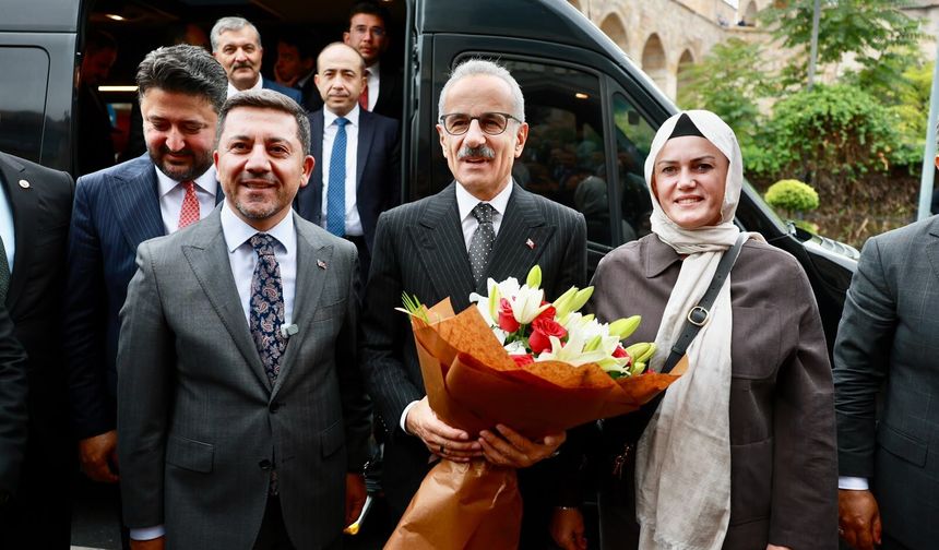 Ulaştırma Ve Altyapı Bakanı Uraloğlu’dan Başkan Arı’ya Ziyaret