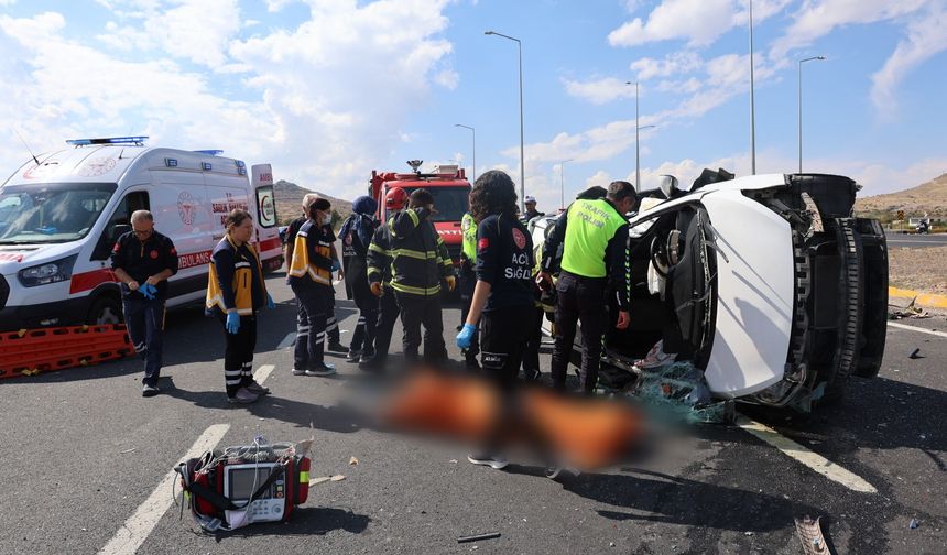 Nevşehir'de Kamyonet ile Otomobil Çarpıştı: 2 Kişi Hayatını Kaybetti, 1 Yaralı