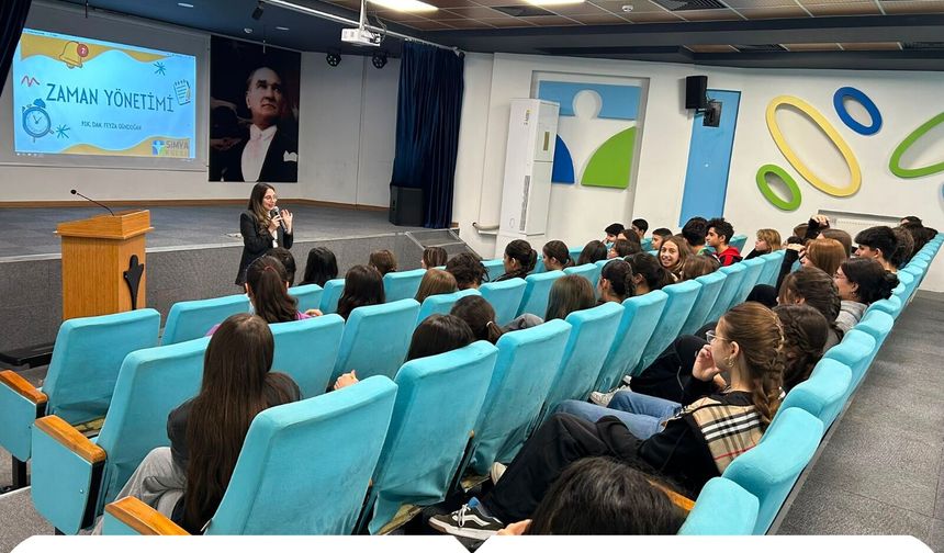 LGS’ye Giden Yolda Zaman Yönetimi Semineri Gerçekleştirildi