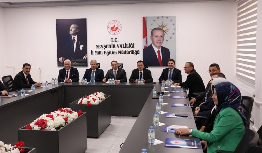 Bakanlık Müfettişleri Başkanlığında İl Milli Eğitim Müdürlüğü Yöneticileri ile Toplantı Yapıldı