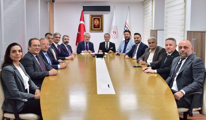 Karapınar’a Spor Toto’dan Müjde İki Yeni Spor Sahası Yapılacak