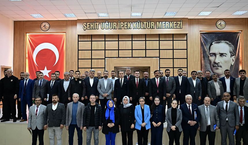 Vali Hüseyin Kök, Acıgöl’de Muhtarların Taleplerini Dinledi