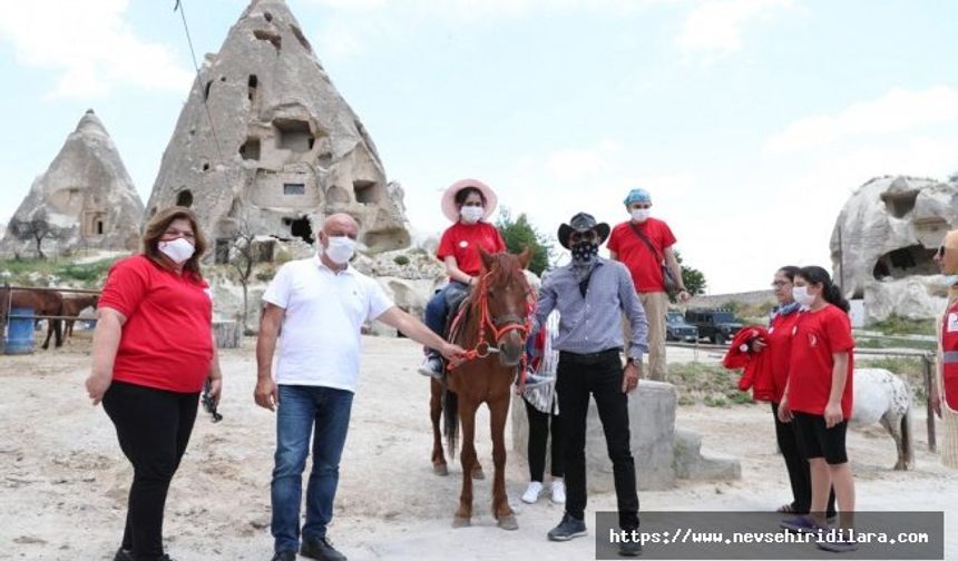 İzmir Urla’dan Gelen Özel Çocuklar Kapadokya’yı Gezdiler Ve Nevşehir Kızılay Şubesi’ni Ziyaret Ettiler