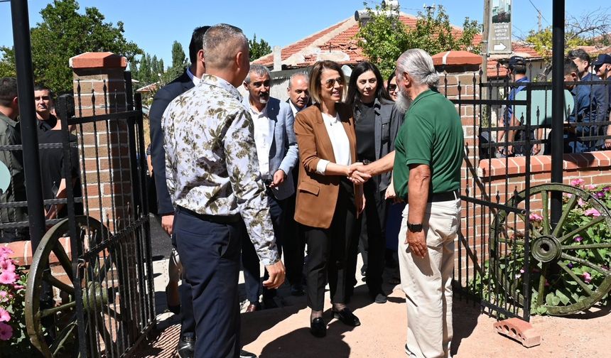 Vali Becel Türkiye’nin İlk Kerpiçten Yel Değirmeni Ve Müzesini Ziyaret Etti