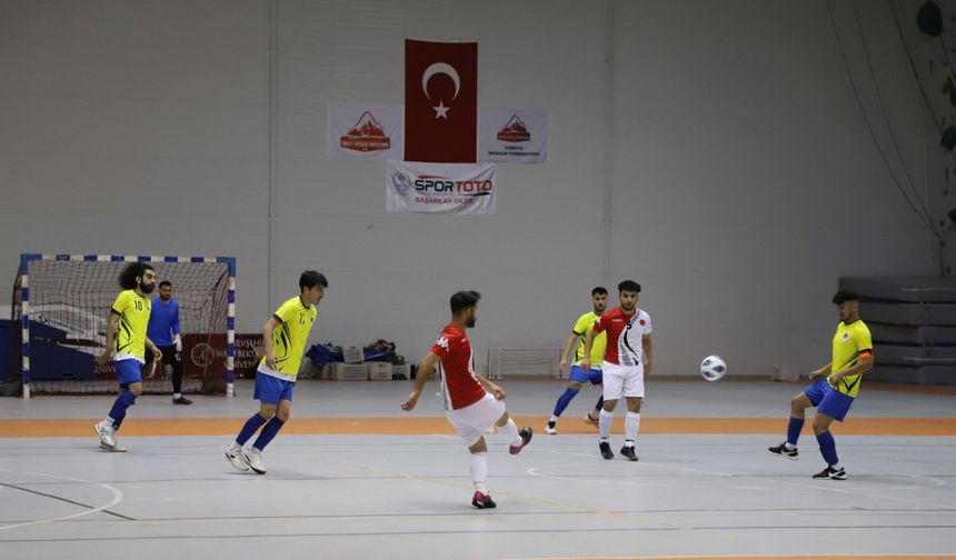 Salon Futbolu Bölgesel Lig Müsabakaları Nevşehir’de Başladı