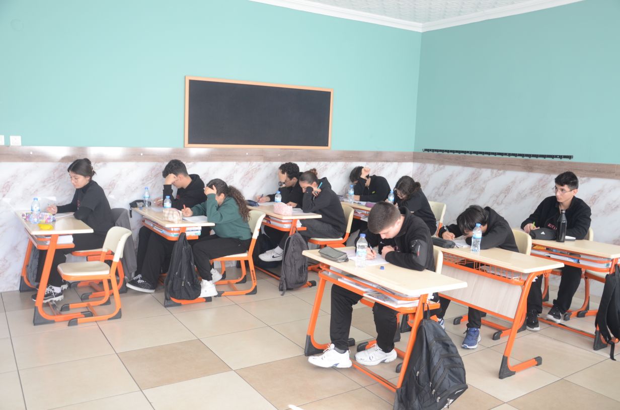 Kardelen Eğitim Kurumlarında Deneme Sınavı Yapıldı 1