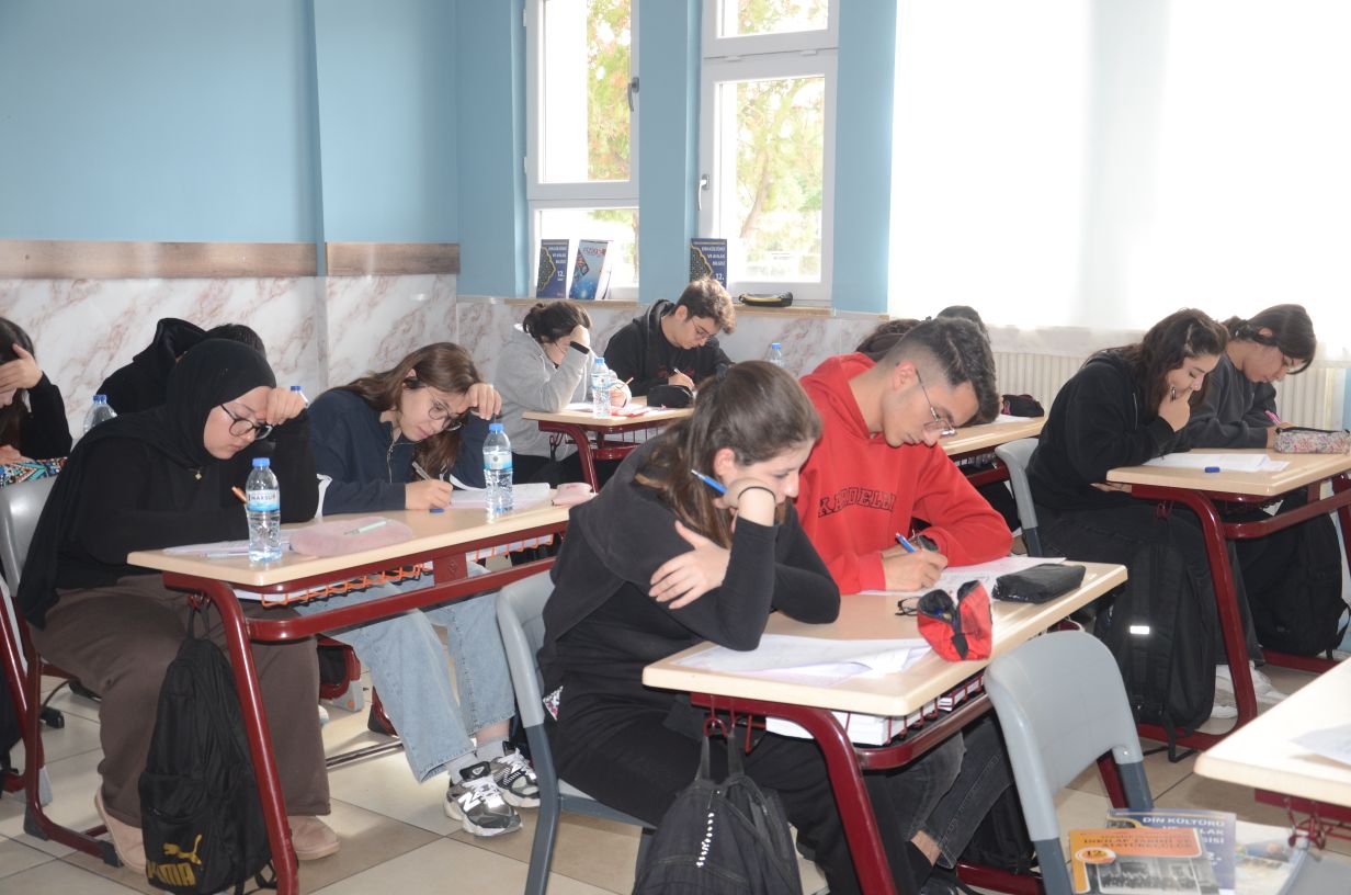 Kardelen Eğitim Kurumlarında Deneme Sınavı Yapıldı 3