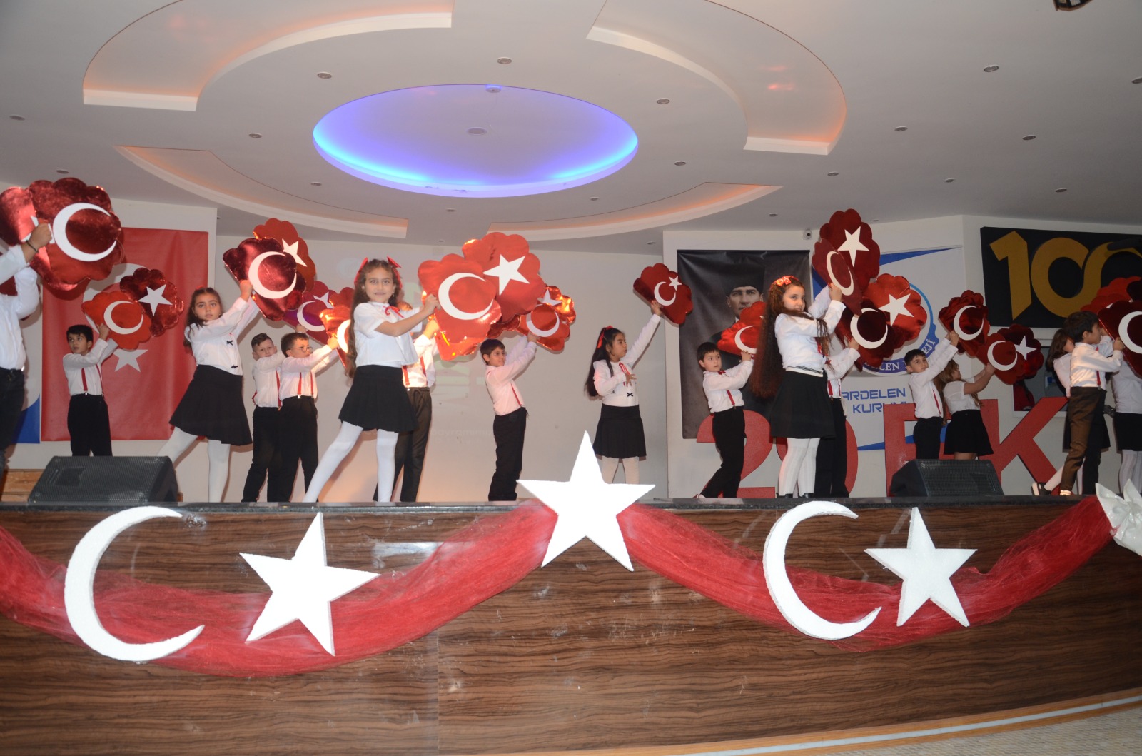 Kardelenli 3. Sınıf Öğrencilerinden Muhteşem Cumhuriyet Bayramı Gösterisi (1)