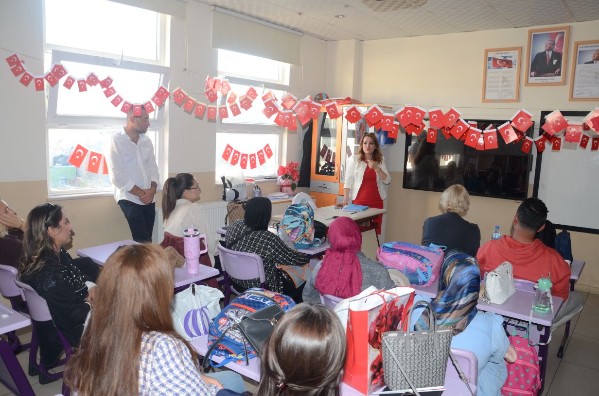 Özel Kardelen İlköğretim Okulunda 3. Sınıfların Veli Toplantısı Yapıldı 2