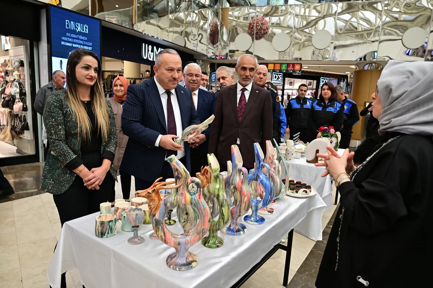 F B I M G 1762348067495