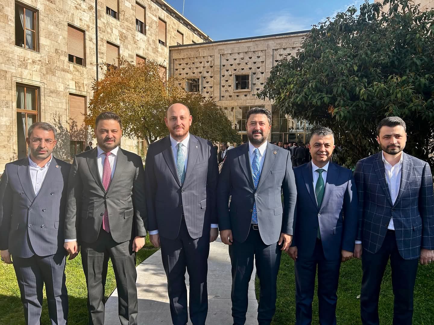 F B I M G 1762430096896