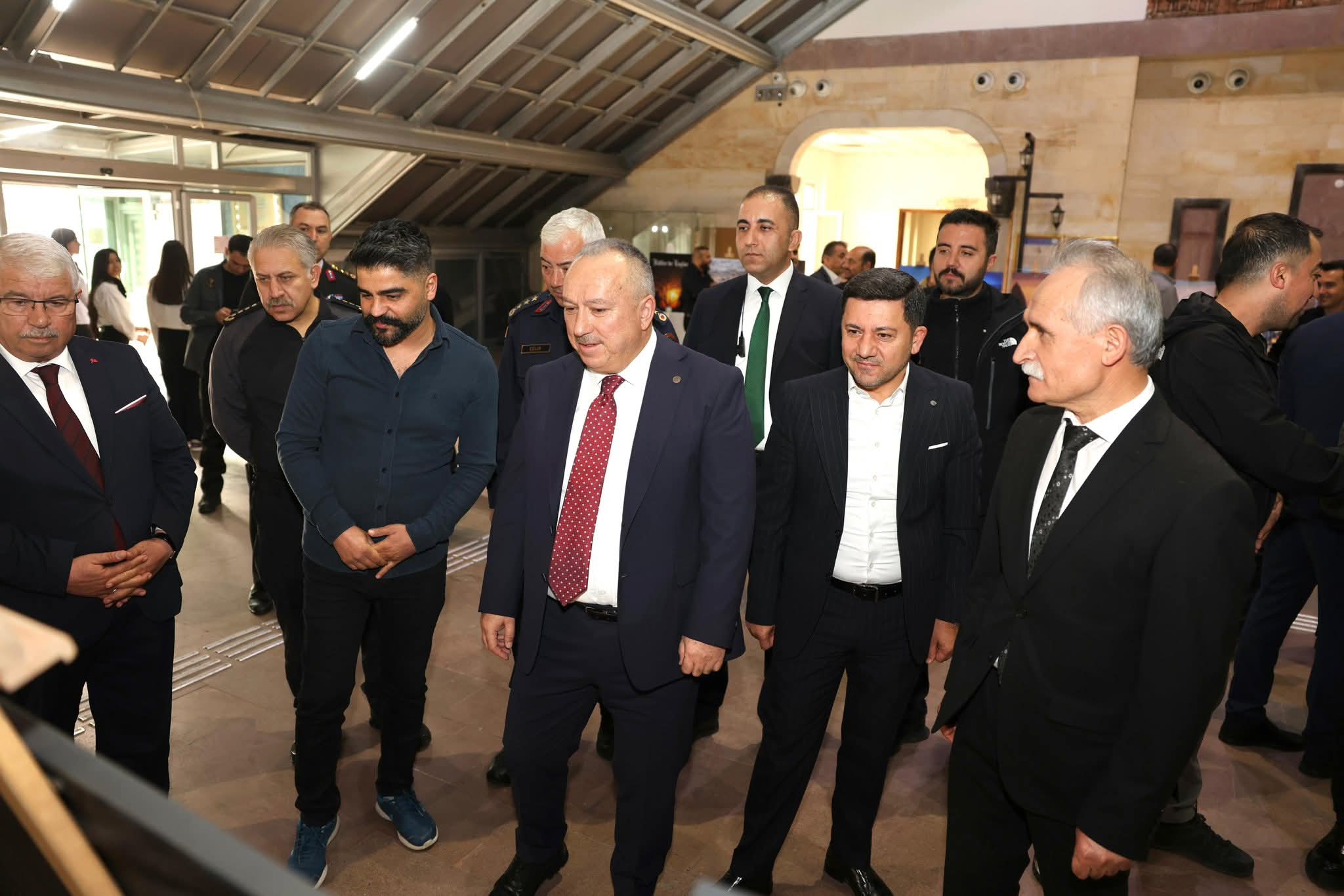 F B I M G 1763988391944