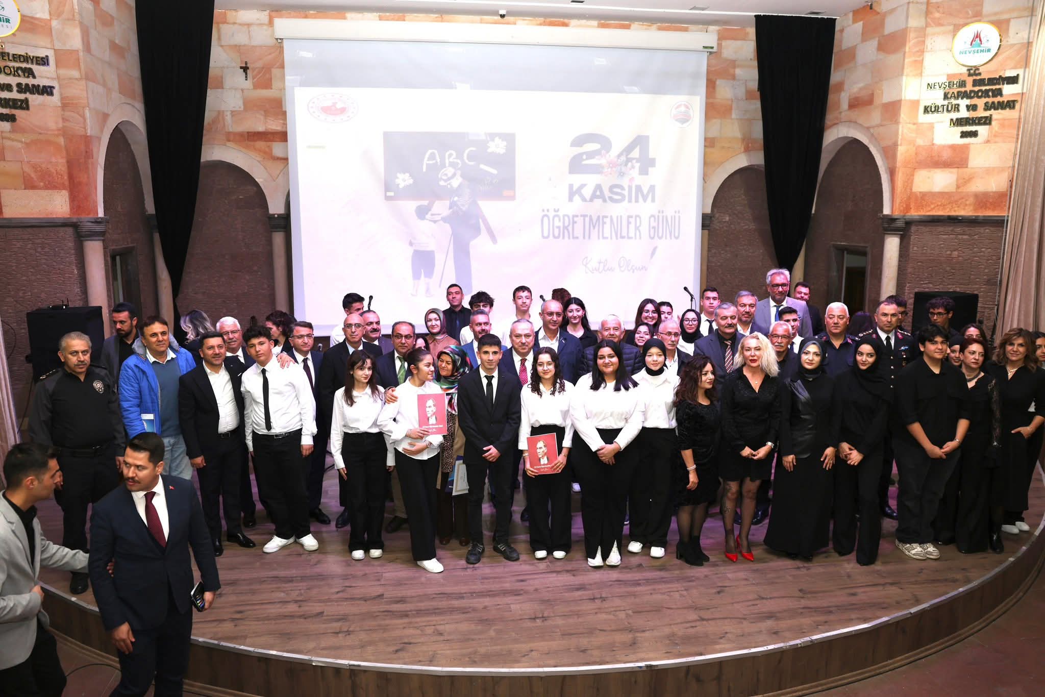 F B I M G 1763988397635