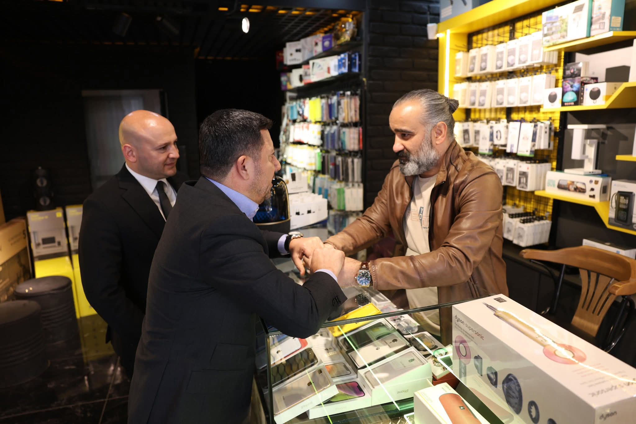 F B I M G 1764066470778