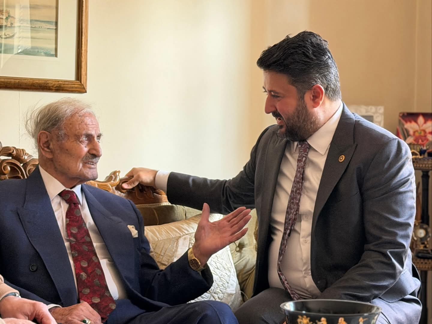 F B I M G 1764076184294