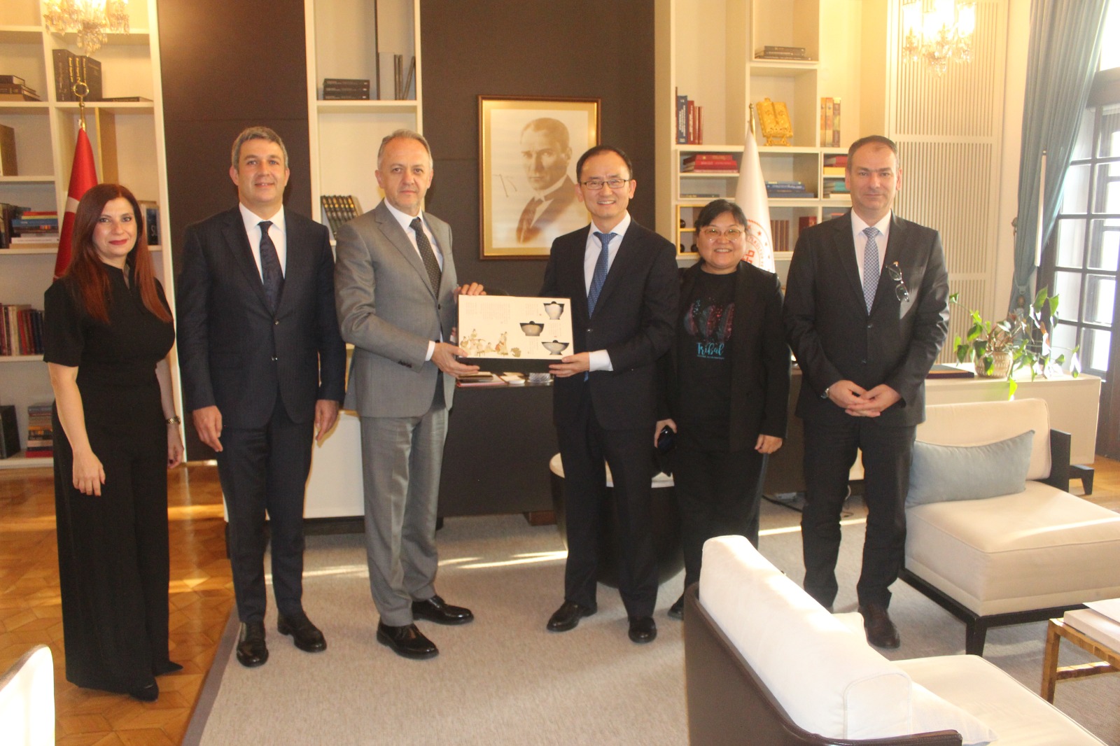 Kab Çin Büyülelçisi