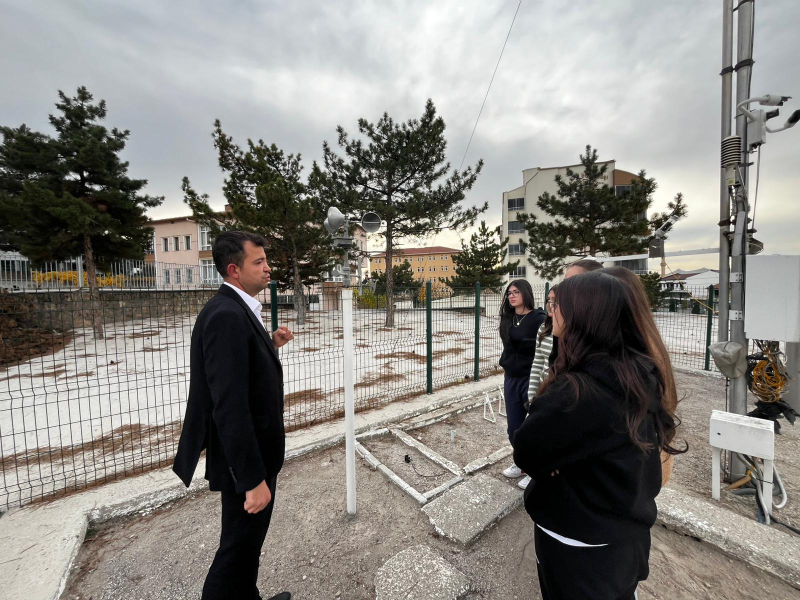 Özel Kardelen Fen Lisesi Öğrencilerinden Meteoroloji Müdürlüğüne Ziyaret 1