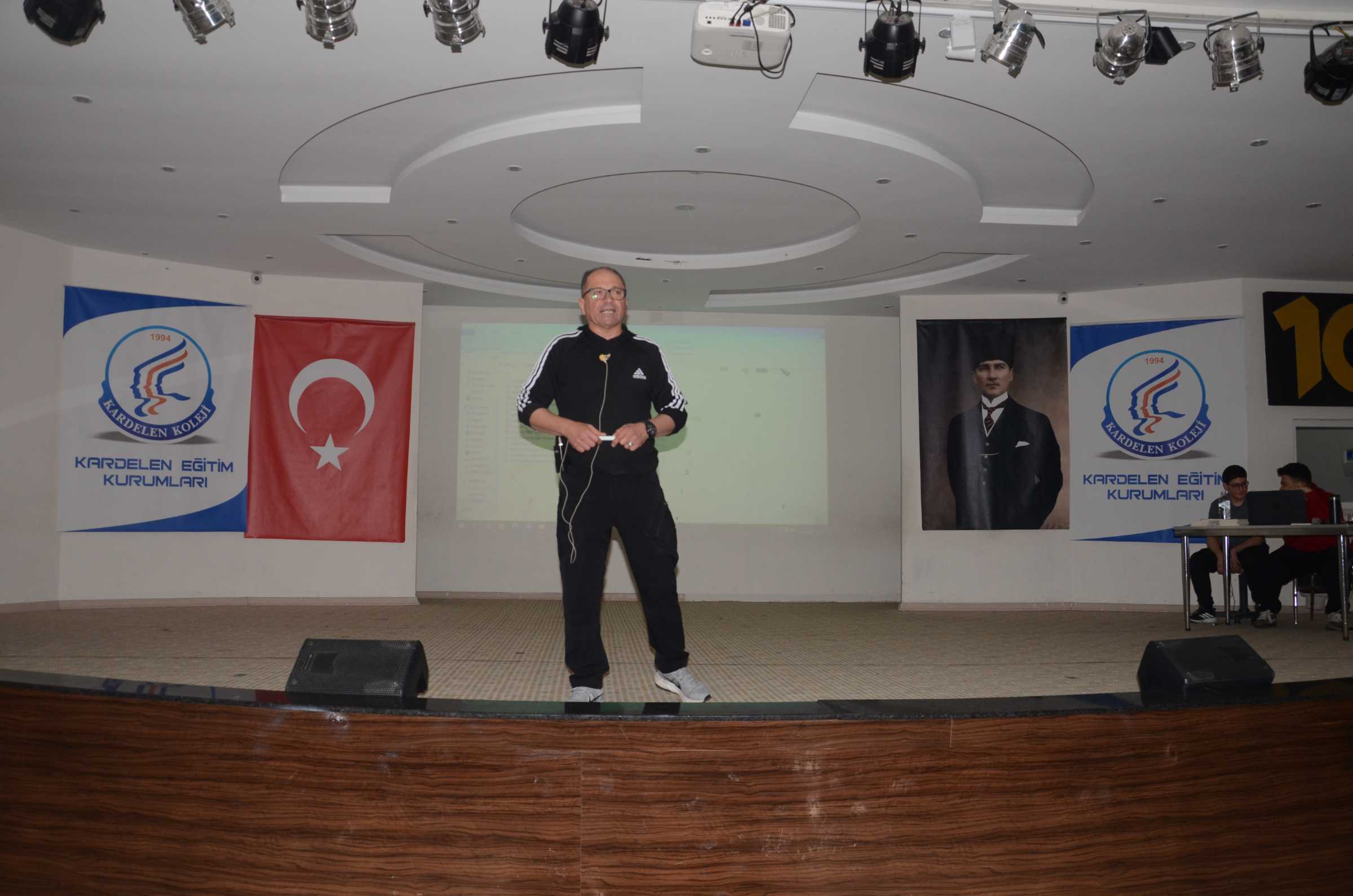 D S C 2804@931487061