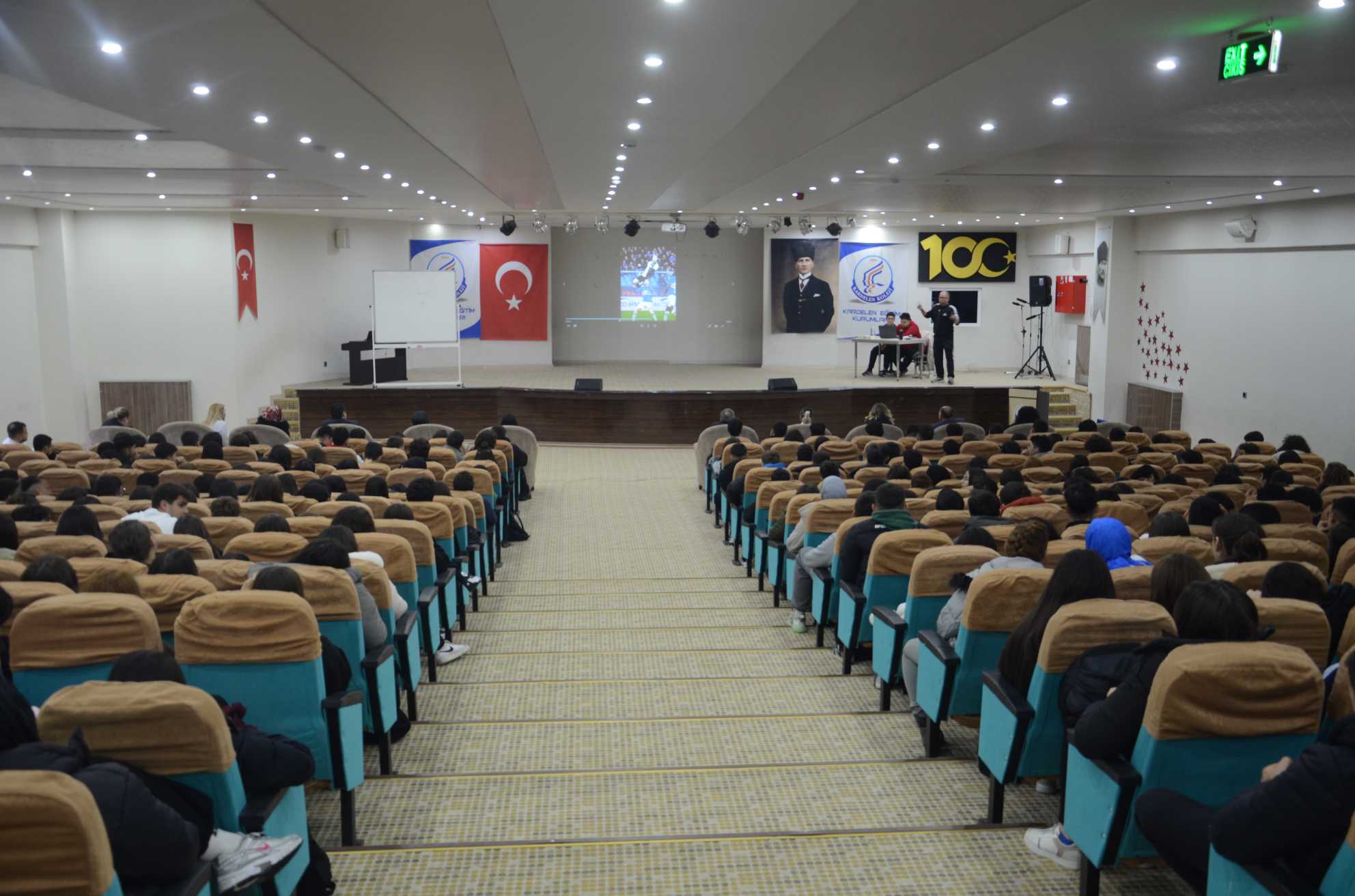 D S C 2825@989668884