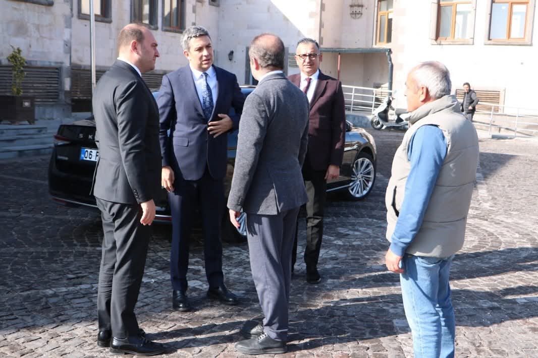 F B I M G 1764764402876