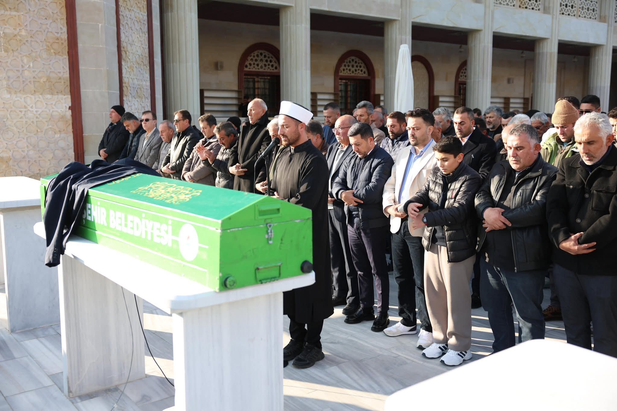 F B I M G 1764771449099