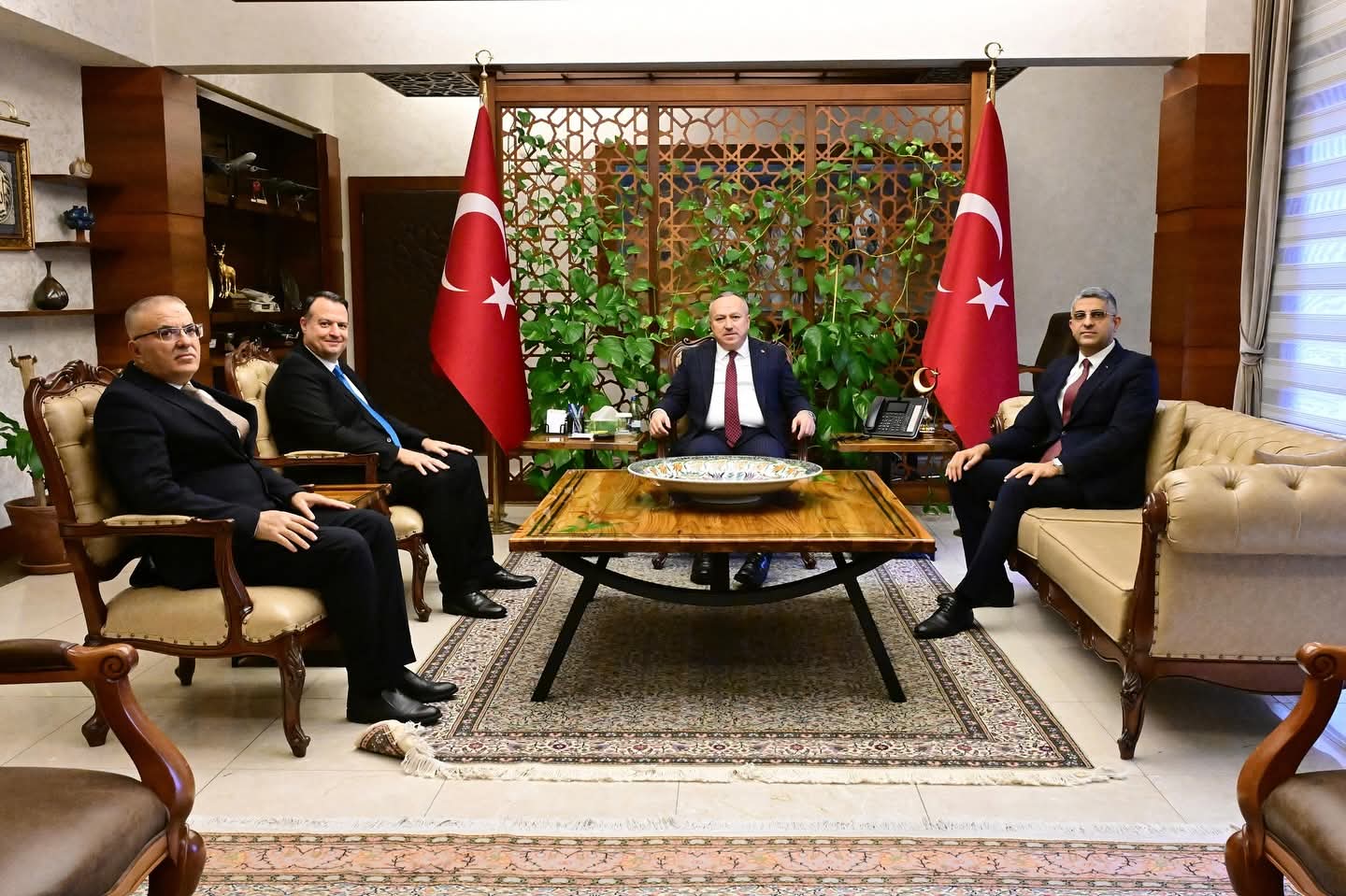 F B I M G 1765199349778