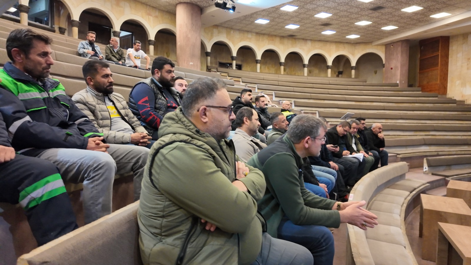 Güvenlli̇ Sürüş Eği̇ti̇mi̇ 1 (6)