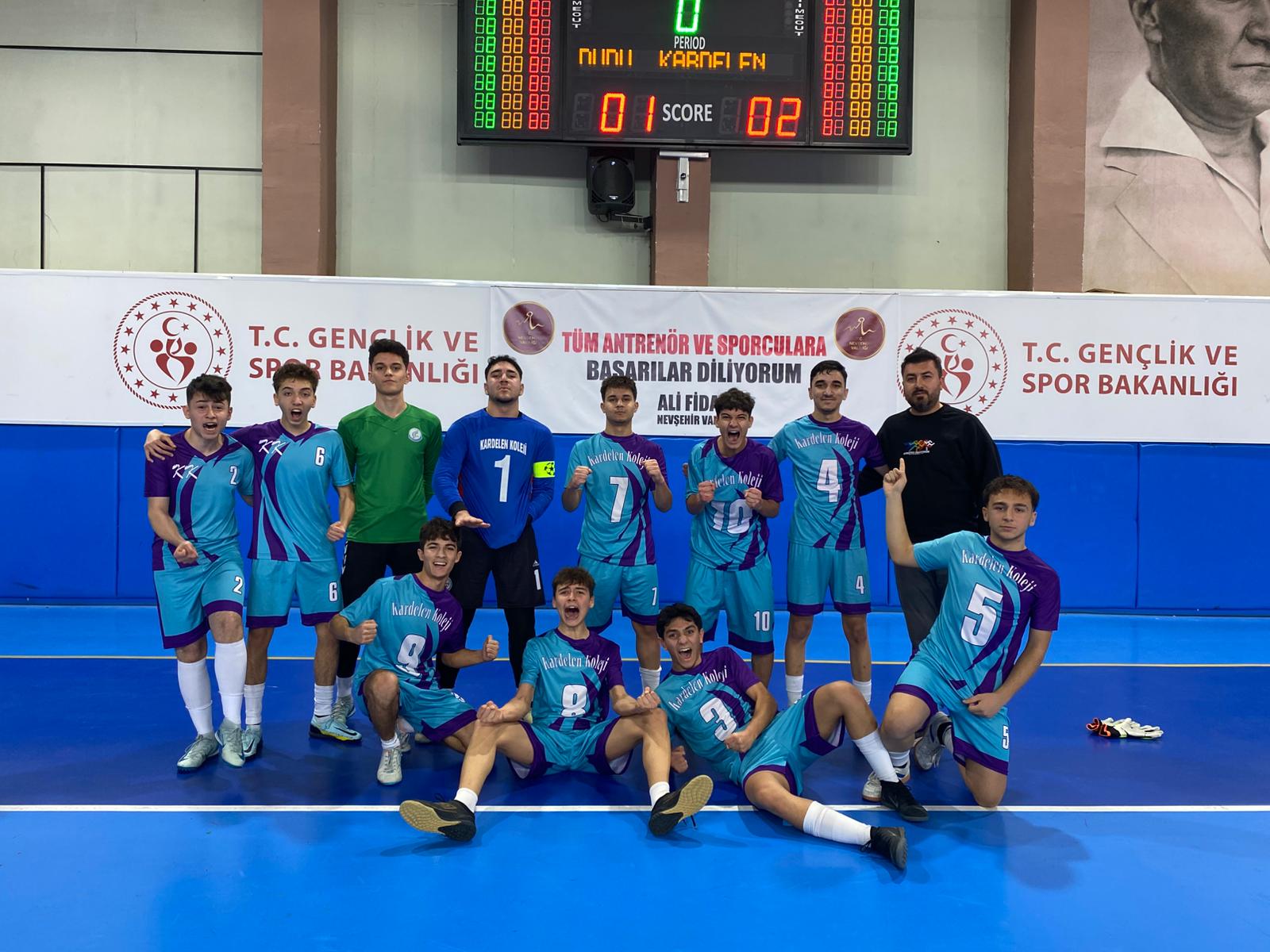 Kardelen Eğitim Kurumları Futsal Takımı Yarı Finalde