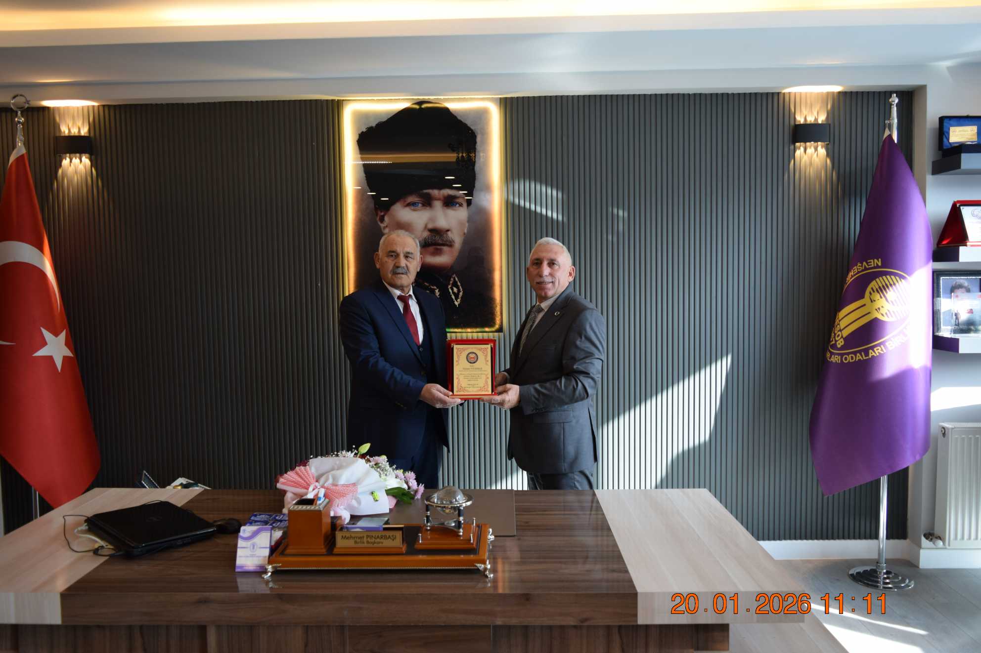 D S C 0141@ 64978743