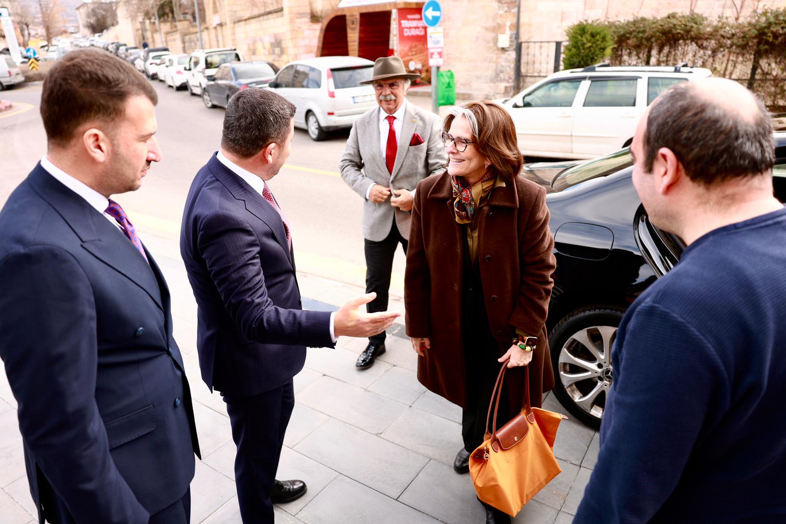 Nev Bel Büyükelçi̇ 004