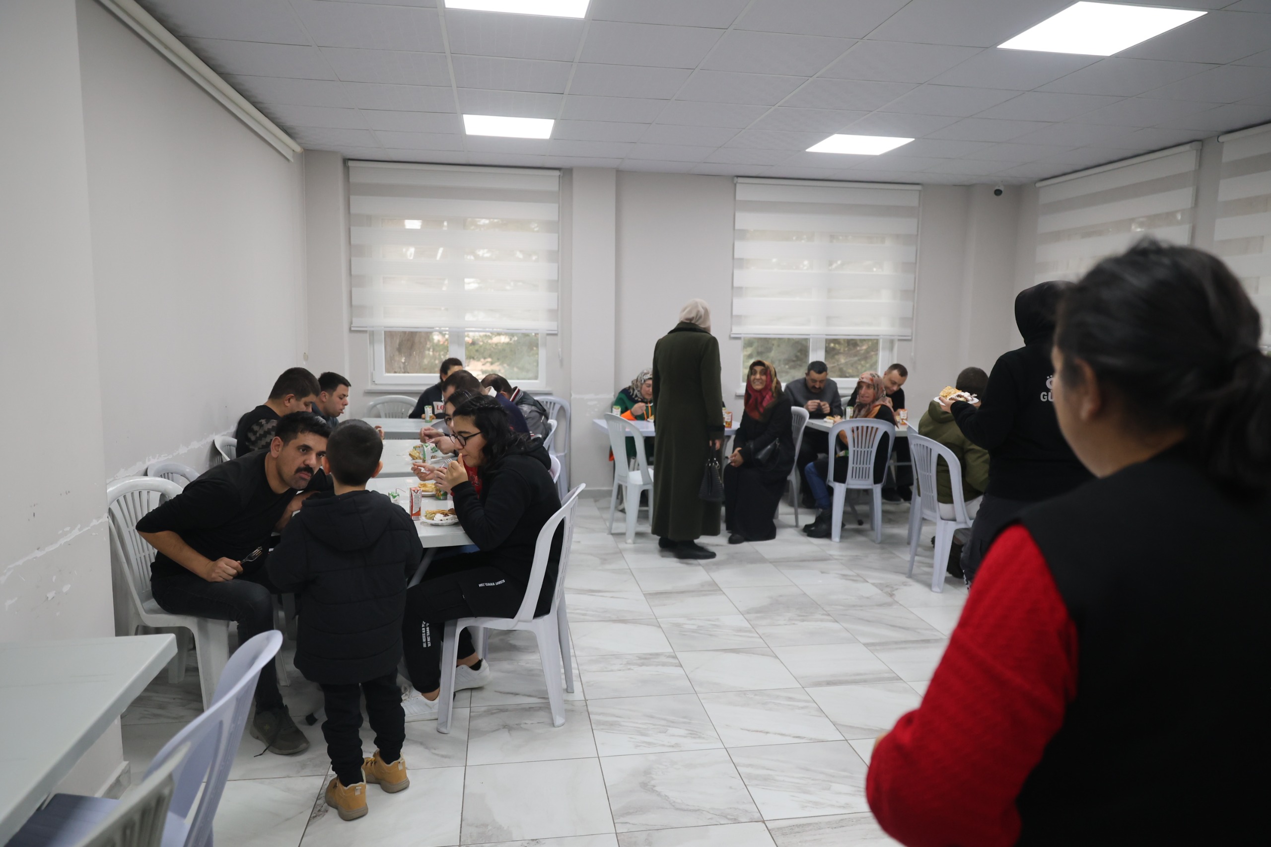 Nev Bel Özel İnsanlar 003