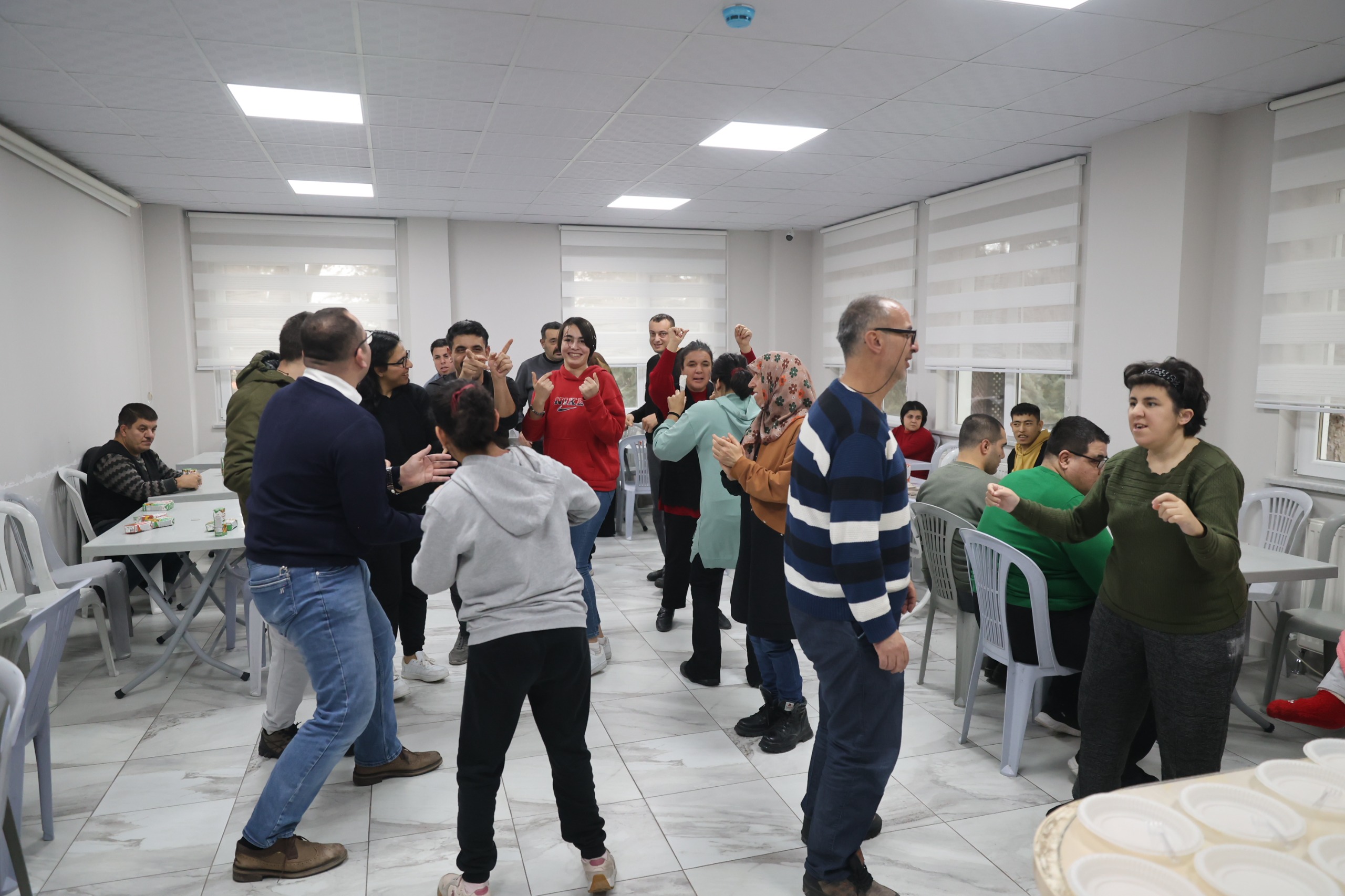 Nev Bel Özel İnsanlar 005