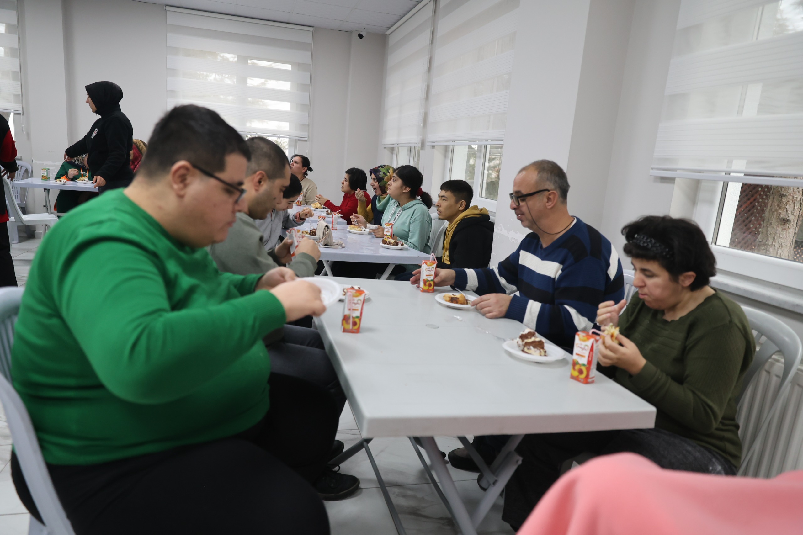 Nev Bel Özel İnsanlar 009