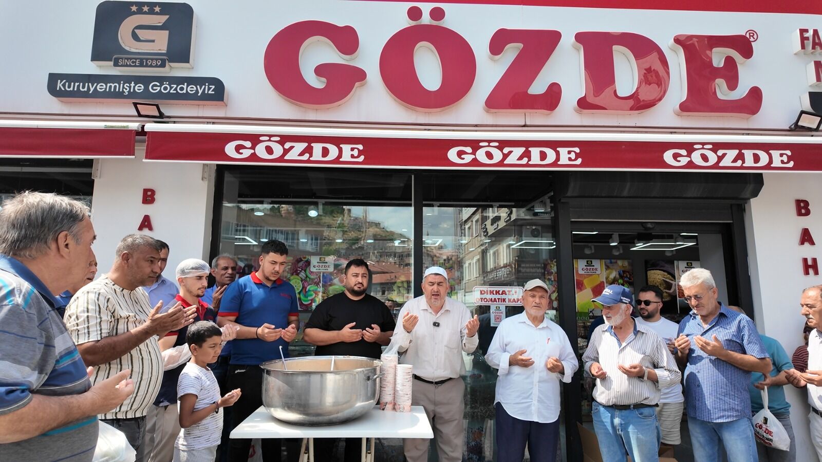 Nevşehir'de Gözde Kuruyemiş'in Geleneksel Aşure İkramına Yoğun İlgi