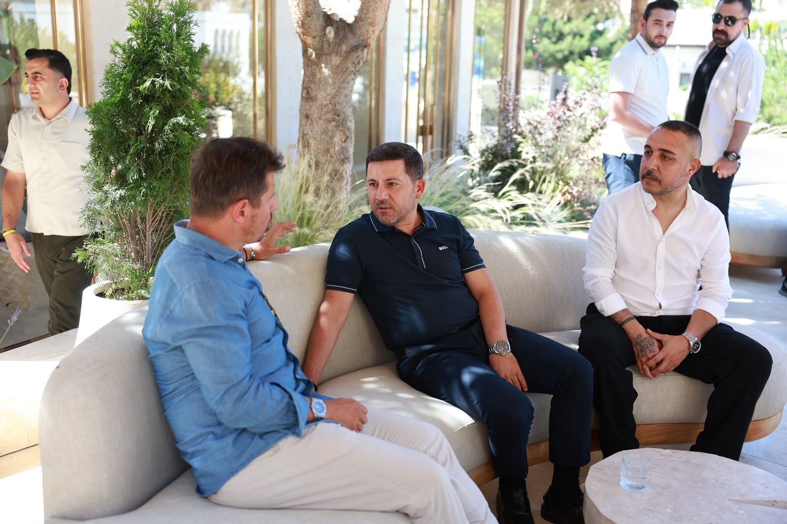 Nev Bel Emre Belözoğliu 003