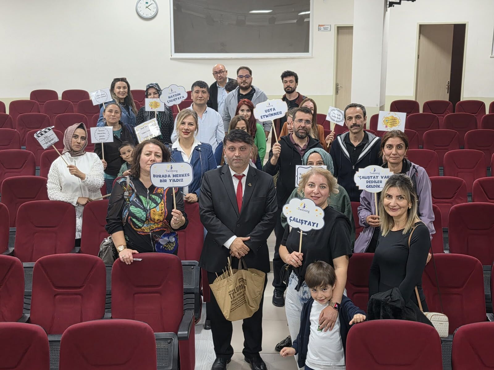 Nevşehir Merkez'de eTwinning Bilgilendirme Toplantısı Gerçekleştirildi